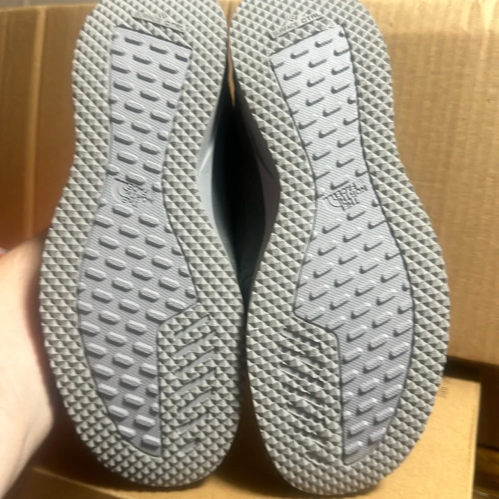 The North Face NSE Chukka Suede Boots: GRAY: NEW IN BOX: SIZE 10.5